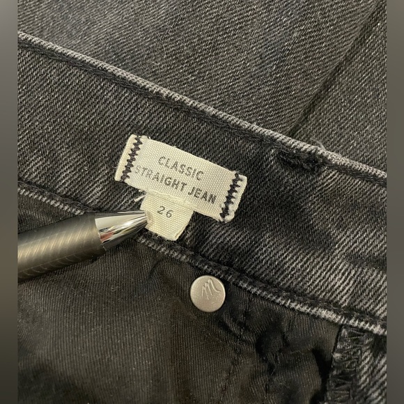 Madewell Classic Straight Leg in Lunar Wash, Size 26x24 - Picture 5 of 16